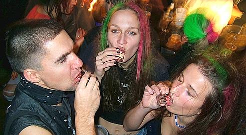 Des médecins belges ont constaté que les étudiants binge drinkers avaient un ralentissement marqué de leur activité cérébrale par rapport aux élèves sobres.